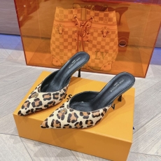 Louis Vuitton Slippers